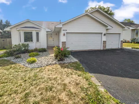 4626 Heather Ridge Rd N, Oakdale, MN 55128