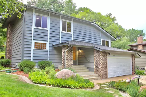 13316 Lakeview Dr, Burnsville, MN 55337