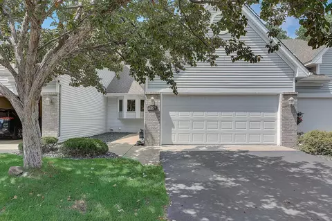 2629 Rivers Bluff Ln, Anoka, MN 55303