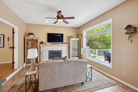 4645 Manor Dr, Eagan, MN 55123 photo 15
