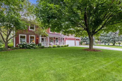 4645 Manor Dr, Eagan, MN 55123 photo 2