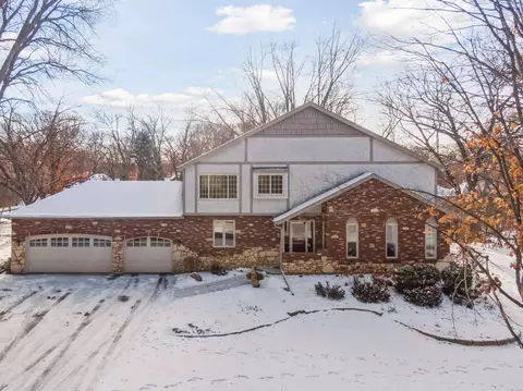 16201 Adeline Ln, Wayzata, MN 55391