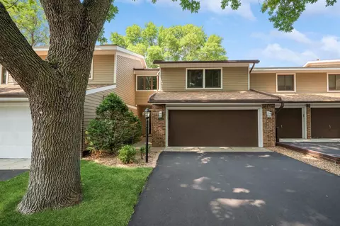 9324 Nesbitt Rd, Bloomington, MN 55437