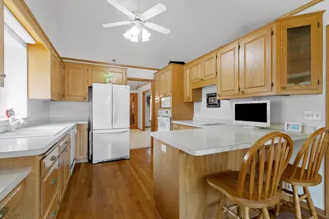 678 Hillside Dr, Eagan, MN 55121 photo 3