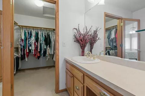 678 Hillside Dr, Eagan, MN 55121 photo 31