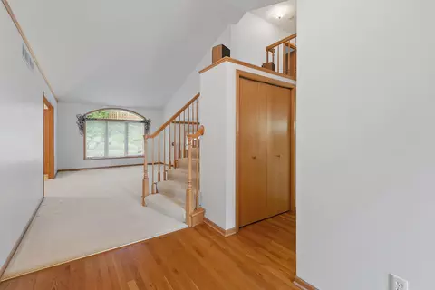 678 Hillside Dr, Eagan, MN 55121 photo 9