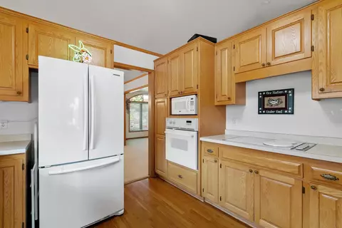 678 Hillside Dr, Eagan, MN 55121 photo 5