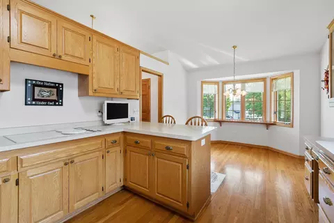 678 Hillside Dr, Eagan, MN 55121 photo 6