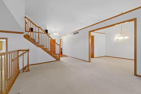 678 Hillside Dr, Eagan, MN 55121 photo 12