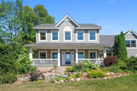 2458 Highover Trl, Chanhassen, MN 55317