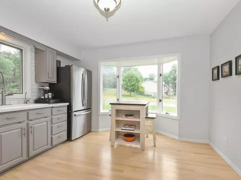 1137 Parkview Ln, Eagan, MN 55123 photo 4