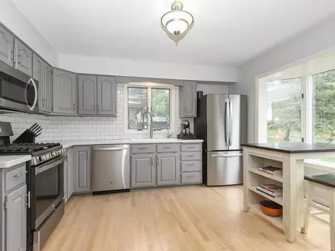 1137 Parkview Ln, Eagan, MN 55123 photo 5