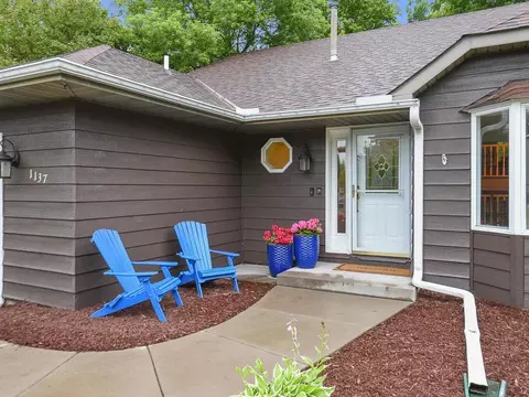 1137 Parkview Ln, Eagan, MN 55123 photo 2