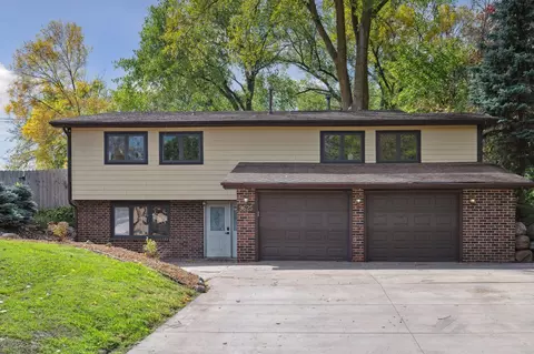 9625 27th Ave N, Plymouth, MN 55441