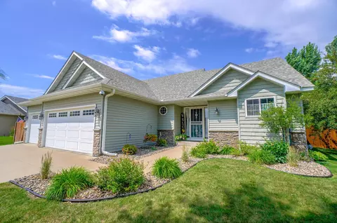 70 Coach Light Drive Dr, Hudson, WI 54016