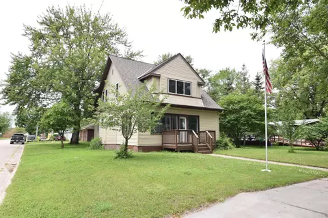 221 Main Ave S, Baudette, MN 56623