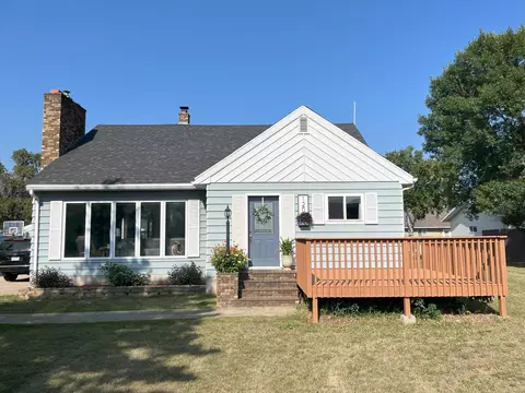 1205 4th St NE, Staples, MN 56479