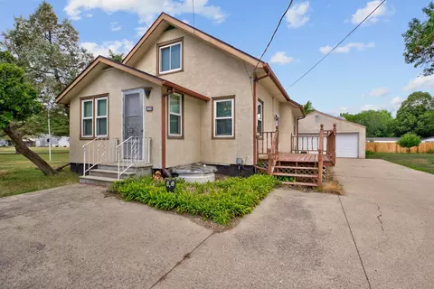 2022 4th St NW, Faribault, MN 55021