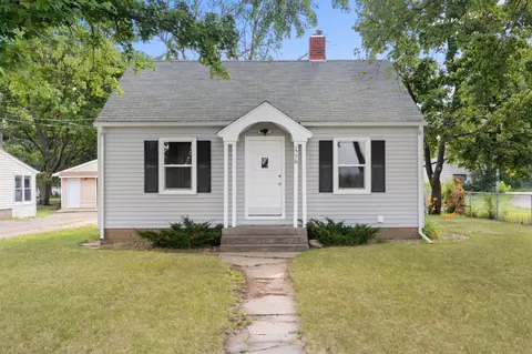1778 Hastings Ave, Newport, MN 55055