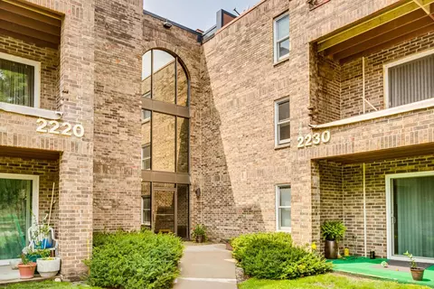 2230 Midland Grove Rd #101, Roseville, MN 55113