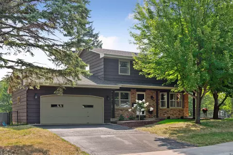 1356 Pennsylvania Ave N, Golden Valley, MN 55427