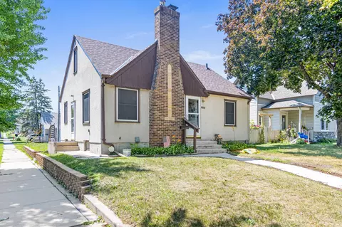 1056 Geranium Ave E, Saint Paul, MN 55106