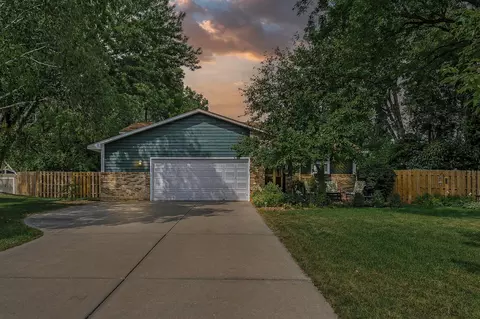 5450 Norwood Ln N, Plymouth, MN 55442