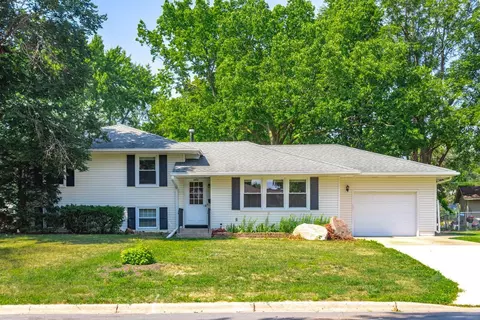 8412 Kell Ave S, Bloomington, MN 55437
