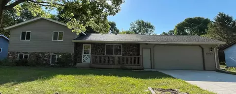 1007 Columbine Dr, Marshall, MN 56258
