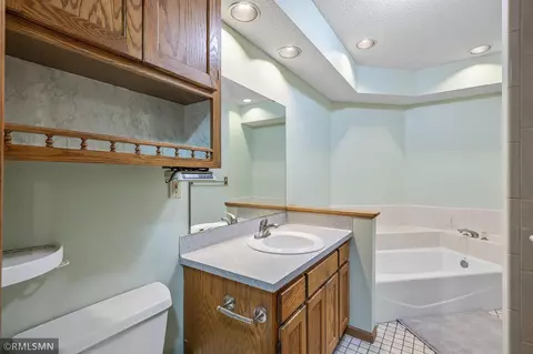 4617 Ridge Cliff Dr, Eagan, MN 55122 photo 16
