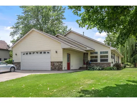 606 W 4th St, Monticello, MN 55362