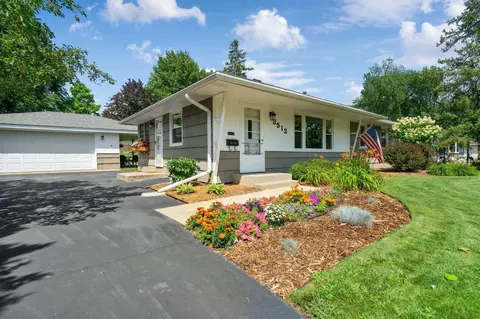 3512 W 88th St, Bloomington, MN 55431