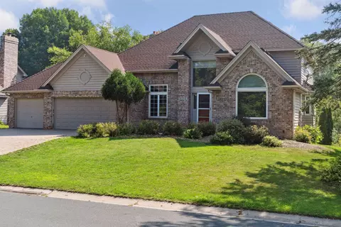 6275 Country Rd, Eden Prairie, MN 55346