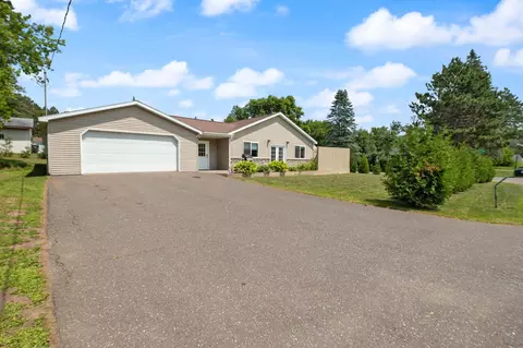 911 26th St, Scanlon, MN 55720