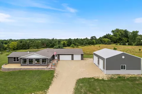 260 190th St, Baldwin, WI 54002