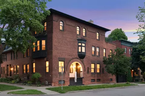 30 Kent St, Saint Paul, MN 55102