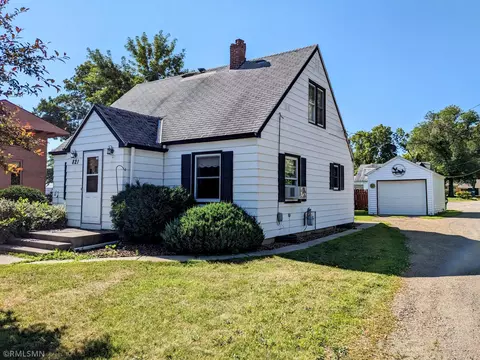 821 Highway Ave, Bird Island, MN 55310