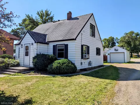 821 Highway Ave, Bird Island, MN 55310