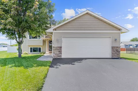 1300 Osprey Ct, New Richmond, WI 54017