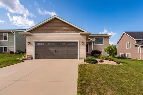5569 King Arthur Rd NW, Rochester, MN 55901