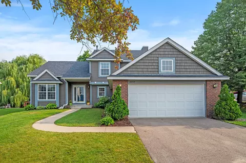 8557 Bechtel Ct, Inver Grove Heights, MN 55076