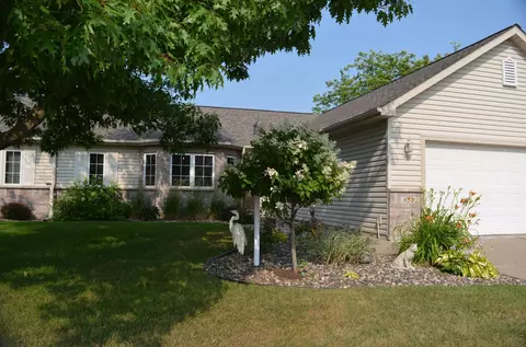 821 Aurora Cir, Red Wing, MN 55066