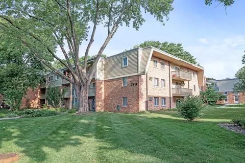 7414 W 22nd St #102, Saint Louis Park, MN 55426