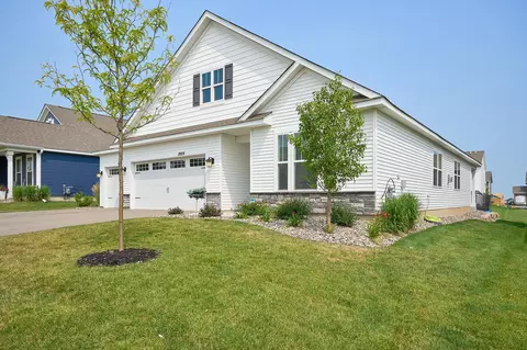 1809 Arcadia St, Shakopee, MN 55379