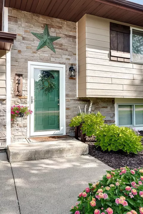 2412 Johnny Ridge Rd, Faribault, MN 55021