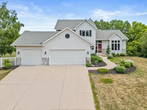 1449 Clippership Ct, Woodbury, MN 55125