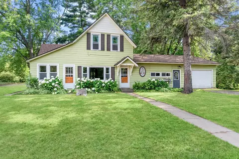 11 Elizabeth St SW, Isanti, MN 55040