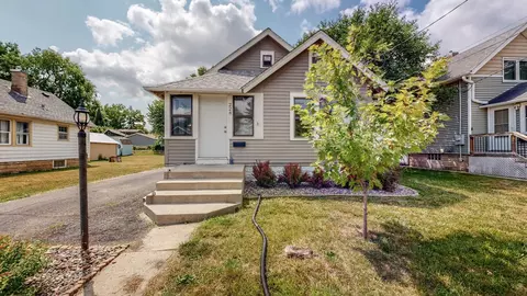 228 11th St NW, Rochester, MN 55901