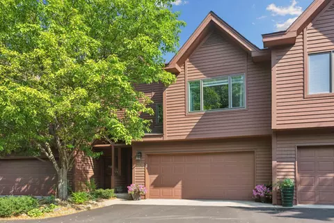 12518 Parkwood Dr, Burnsville, MN 55337