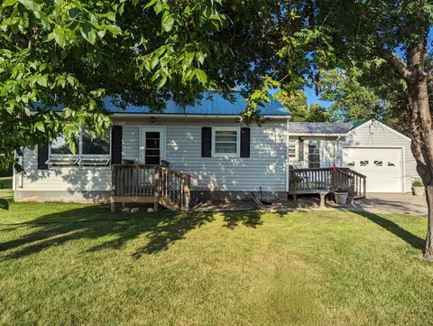408 1st St N, Hoffman, MN 56339